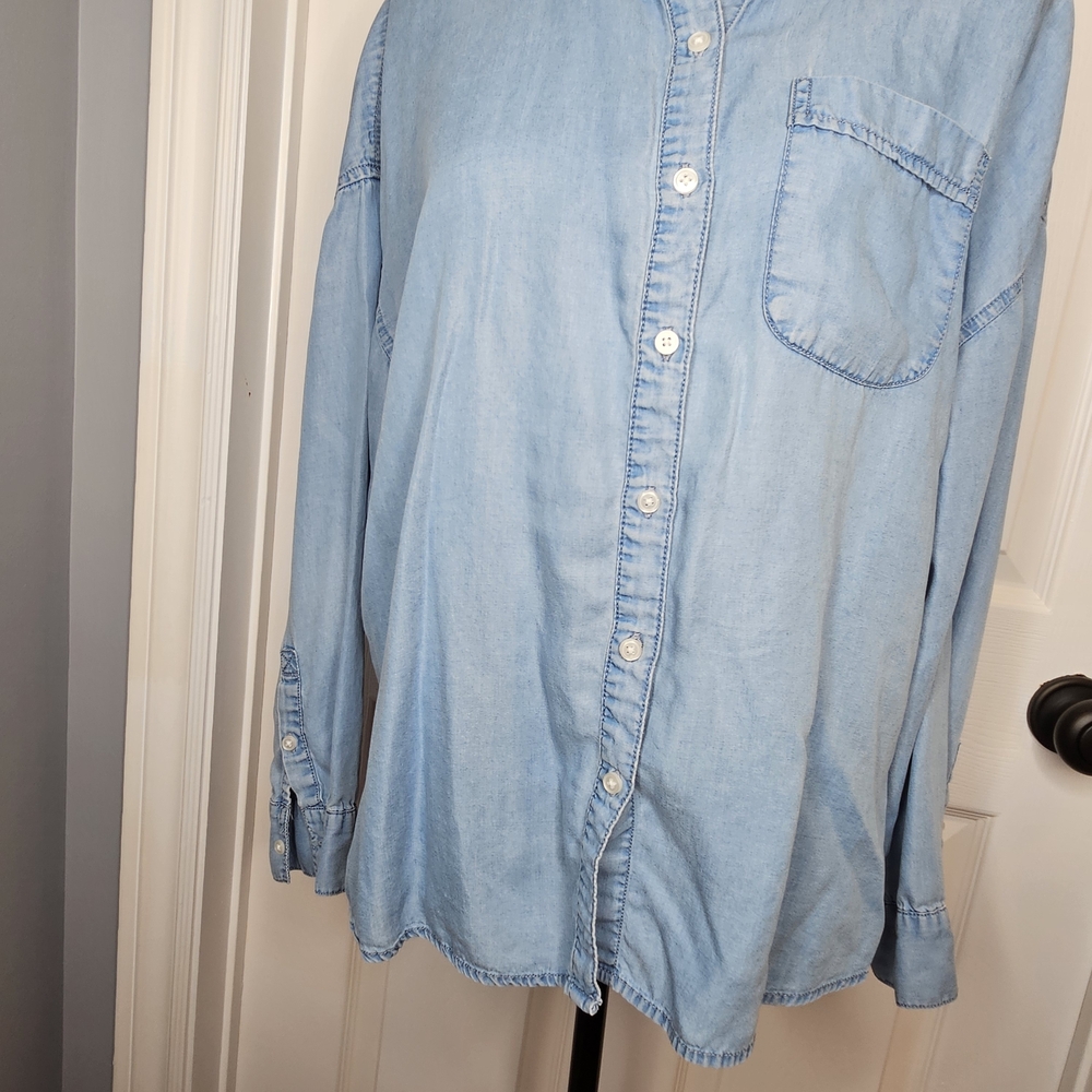 Suzy Shier Women's Denim-Look Button Down Shirt Blue Long Sleeve Flowy Size M - Picture 6 of 11